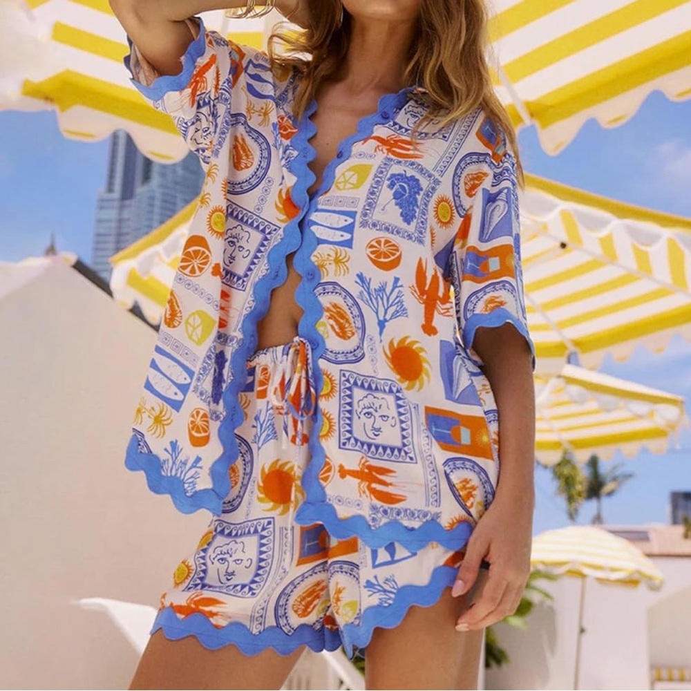 Scalloped Blue-Trim Printed Two-Piece Set - Picture 4 of 7
